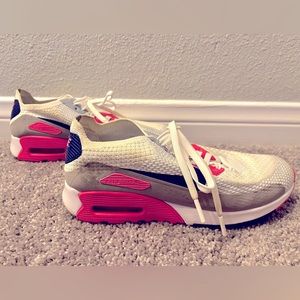 Nike Air Max - Women’s 8.5